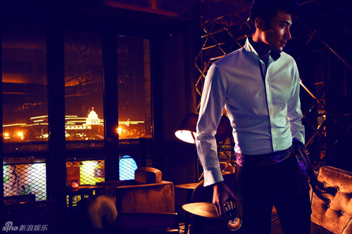 Hồ Binh lãng tử bên Lâm Chí Linh 